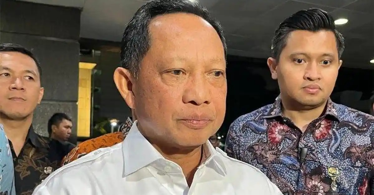 tito karnavian mohon maaf