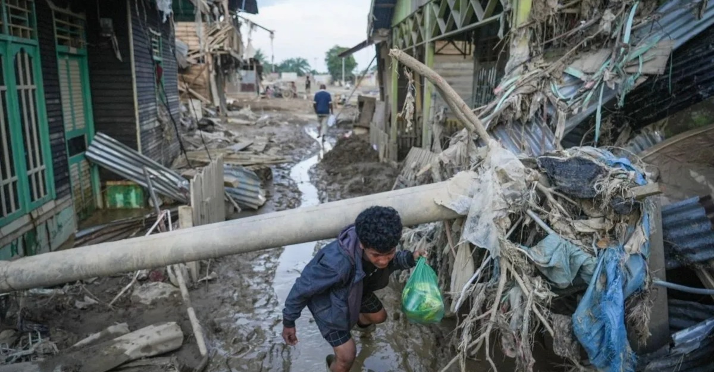 elaun banjir indonesia