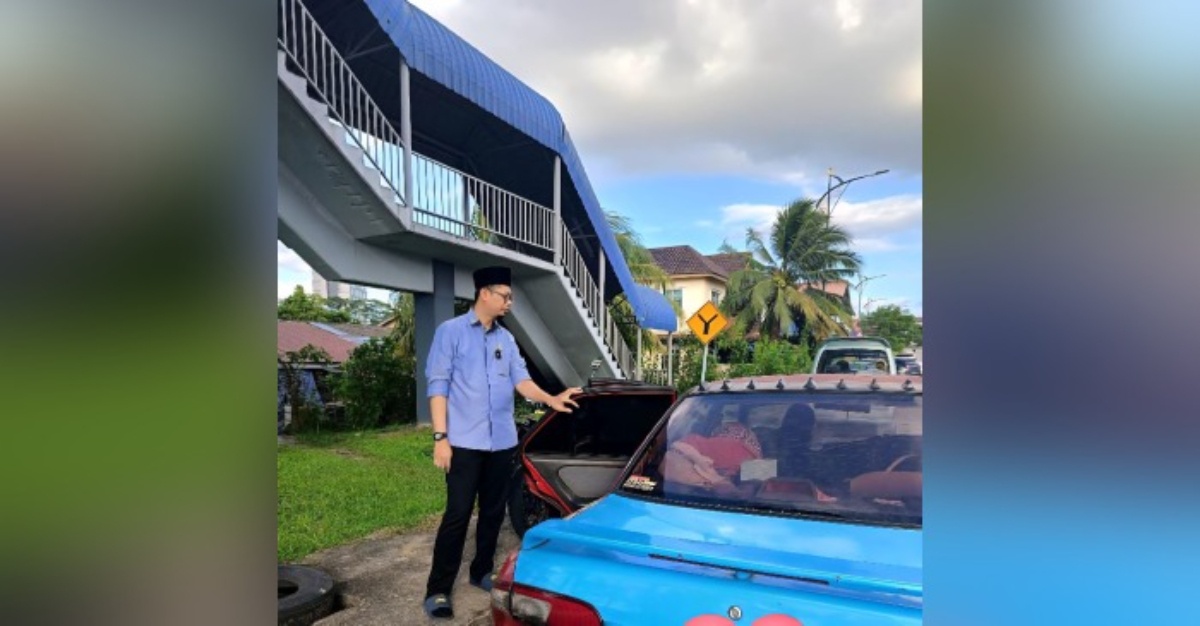 tiga hari berteduh kereta